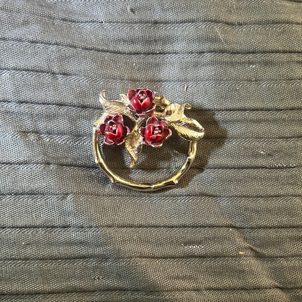 Rose Brooch Vintage Lapel Pin Round Wreath Red Flower Spray Gerry's